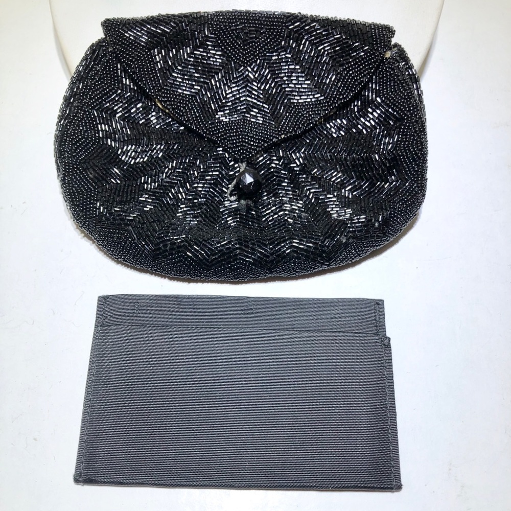Antique Art Deco beaded purse with hand strap